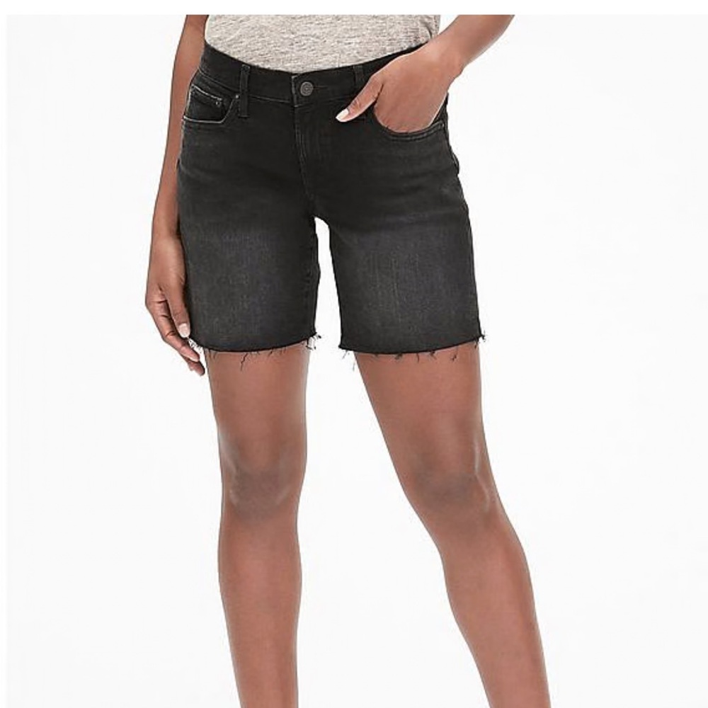 GAP Women's Black mid rise Girlfriend Denim Shorts size 26